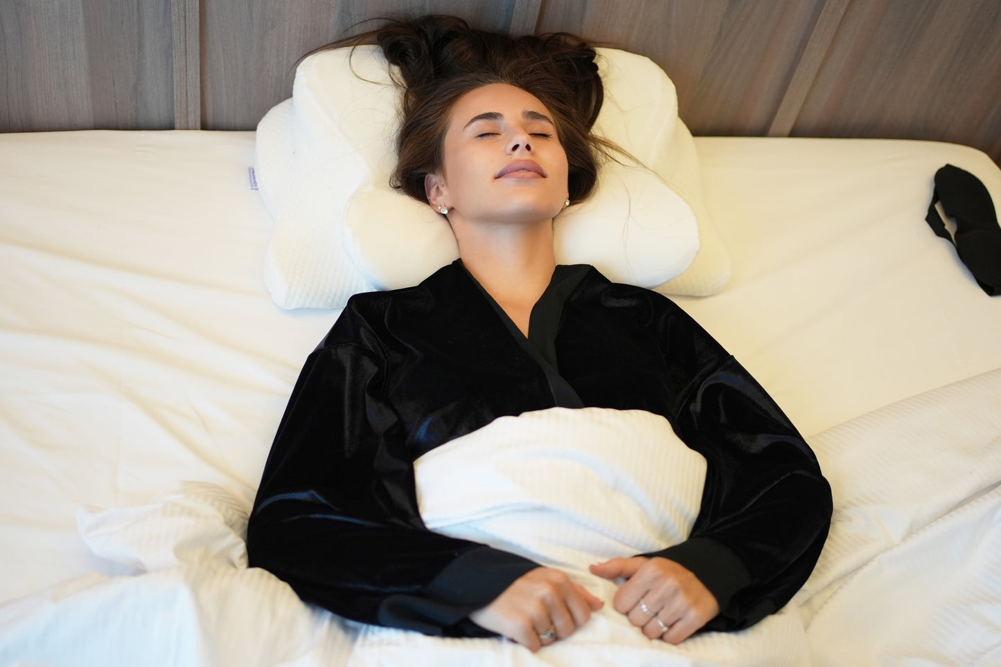 Henner Ergonomic Memory Foam Pillow – Orthopedic Neck & Shoulder Support for Better Sleep