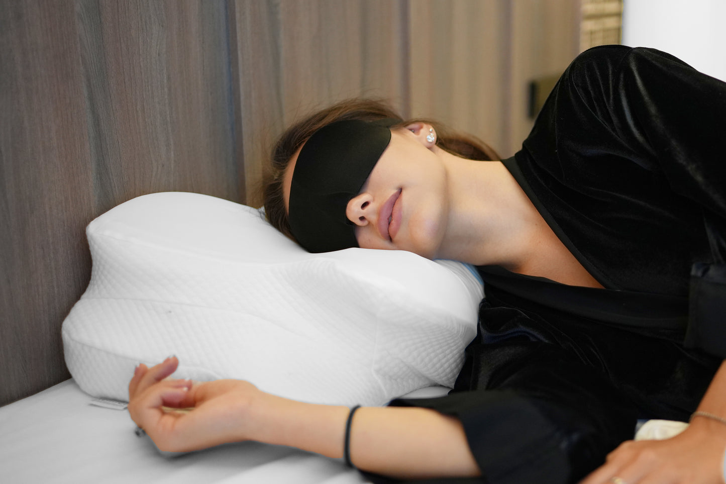 Henner Ergonomic Memory Foam Pillow – Orthopedic Neck & Shoulder Support for Better Sleep