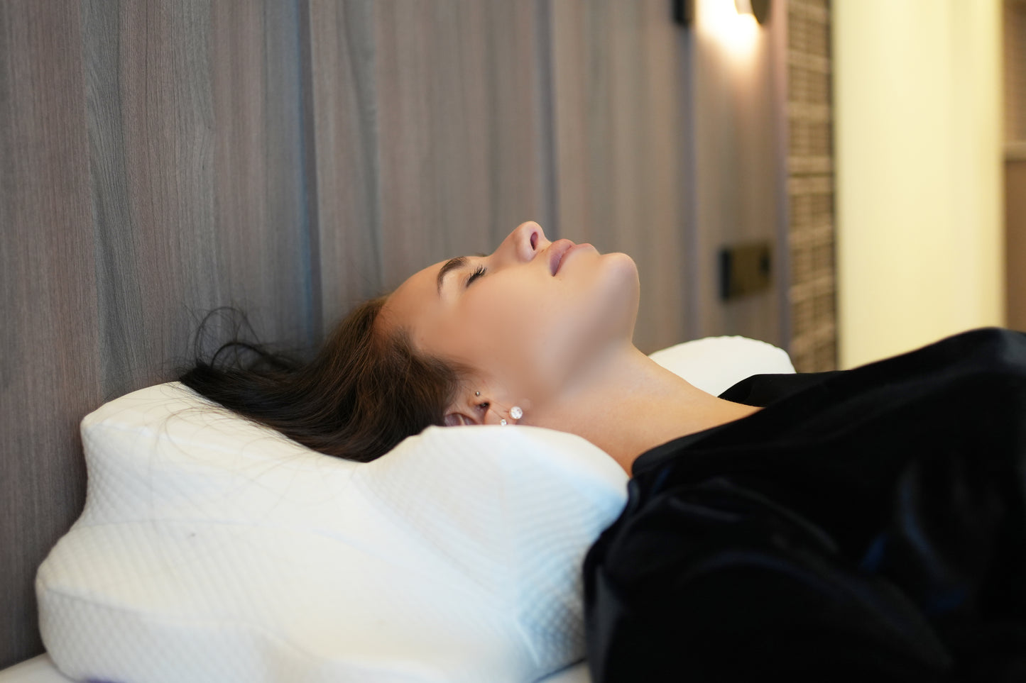 Henner Ergonomic Memory Foam Pillow – Orthopedic Neck & Shoulder Support for Better Sleep